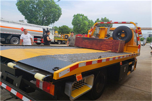 双台子附近拖车电话号码服务